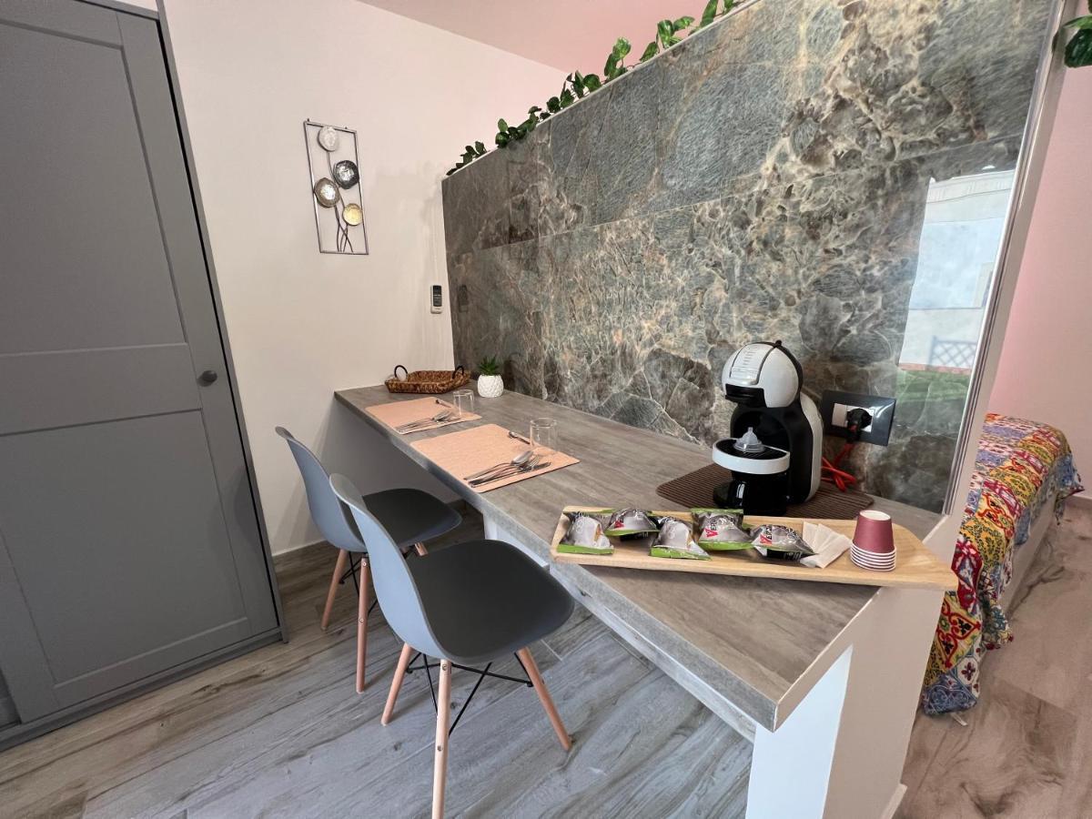 Loft Con Terrazzo A Livello Stazione Apartment Lecce Bagian luar foto