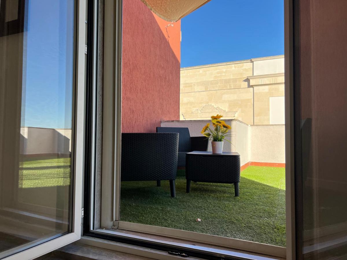 Loft Con Terrazzo A Livello Stazione Apartment Lecce Bagian luar foto